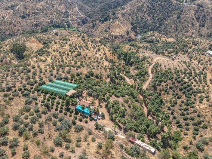 Image No.32-1 Bed Farmhouse for sale