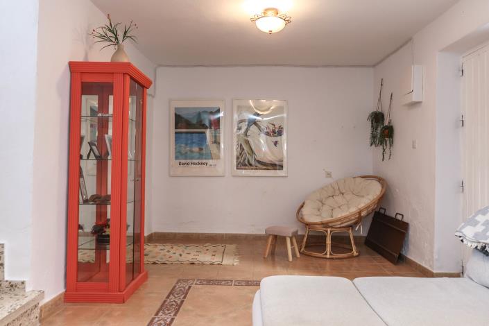 Image No.13-5 Bed Townhouse for sale