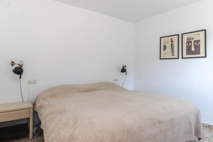 Image No.27-5 Bed Townhouse for sale