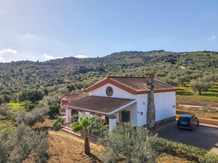 Image No.39-4 Bed Villa / Detached for sale