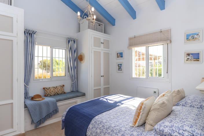 Image No.27-2 Bed Villa / Detached for sale