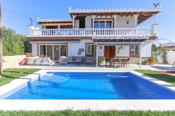 Image No.10-6 Bed Villa / Detached for sale