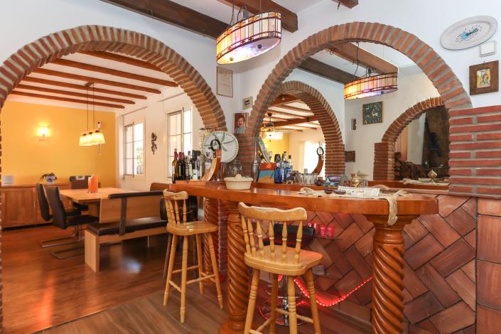 Image No.14-6 Bed Villa / Detached for sale