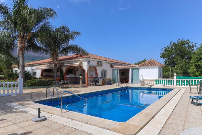 Image No.2-5 Bed Villa / Detached for sale