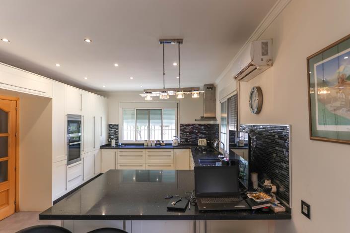 Image No.20-5 Bed Villa / Detached for sale