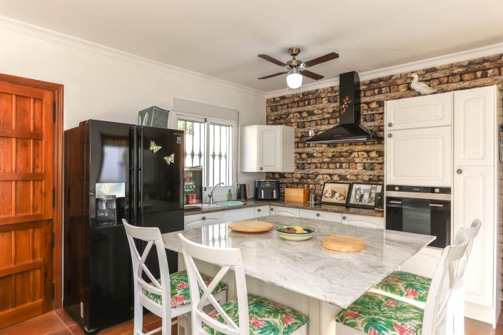 Image No.11-3 Bed Villa / Detached for sale