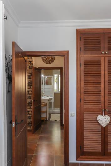 Image No.16-3 Bed Villa / Detached for sale