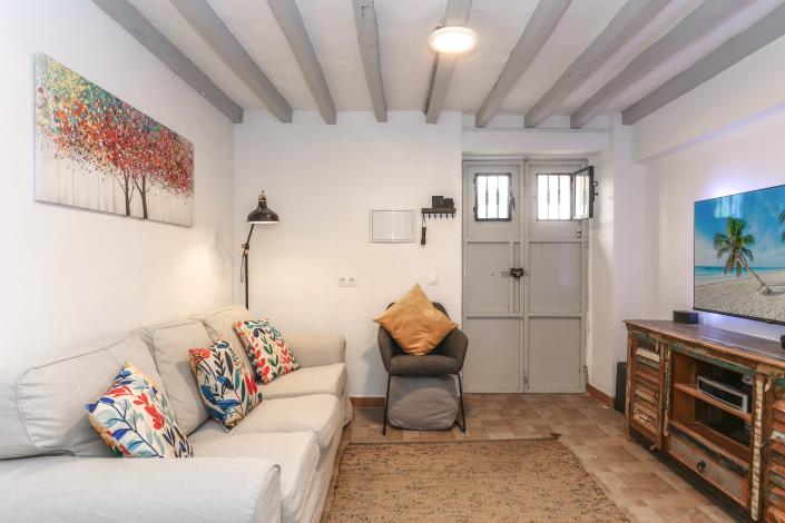 Image No.6-2 Bed Townhouse for sale