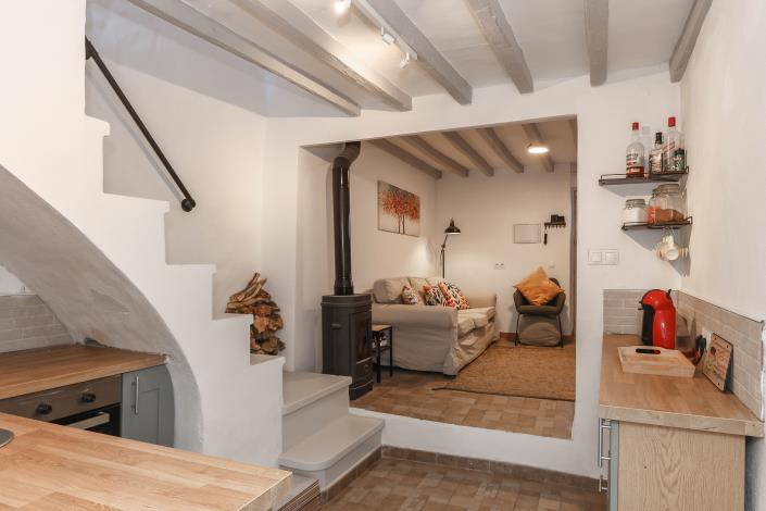 Image No.9-2 Bed Townhouse for sale