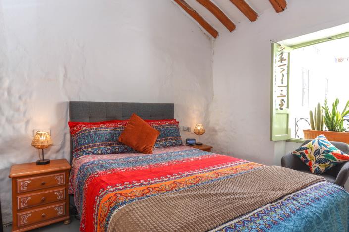 Image No.15-2 Bed Townhouse for sale