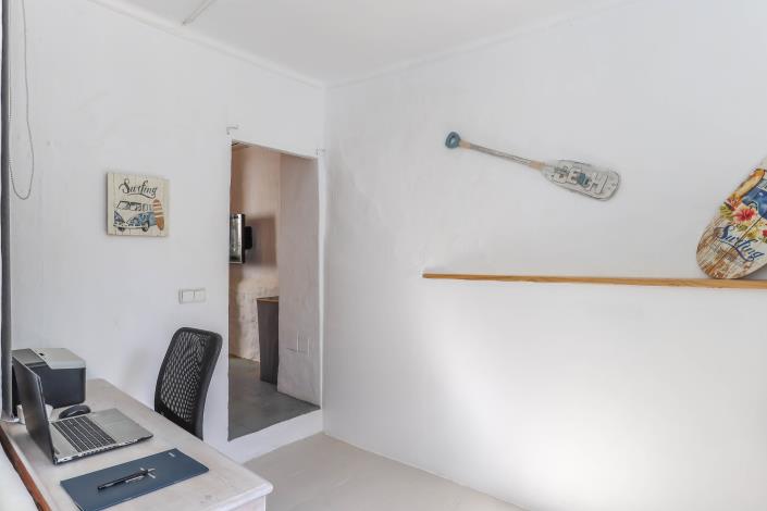 Image No.18-2 Bed Townhouse for sale