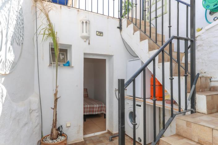 Image No.23-2 Bed Townhouse for sale