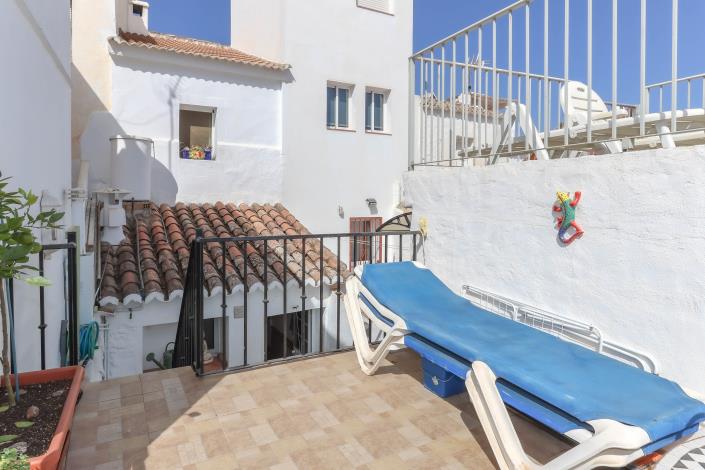 Image No.26-2 Bed Townhouse for sale