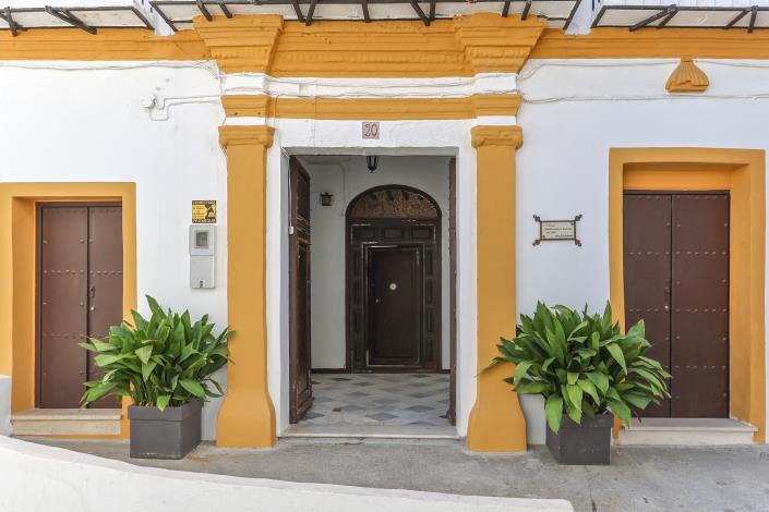 Image No.2-7 Bed Townhouse for sale