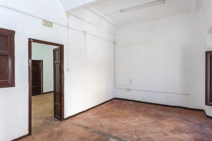 Image No.32-7 Bed Townhouse for sale