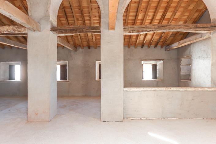 Image No.44-7 Bed Townhouse for sale