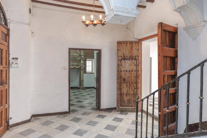 Image No.5-7 Bed Hotel for sale