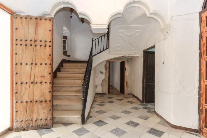 Image No.8-7 Bed Hotel for sale