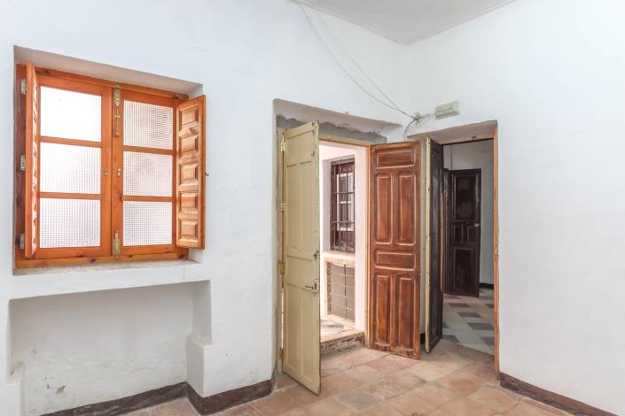 Image No.18-7 Bed Hotel for sale