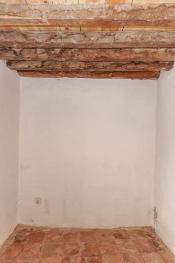 Image No.21-7 Bed Hotel for sale