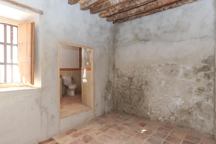 Image No.25-7 Bed Hotel for sale