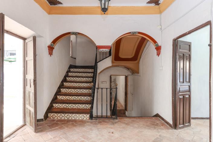 Image No.28-7 Bed Hotel for sale