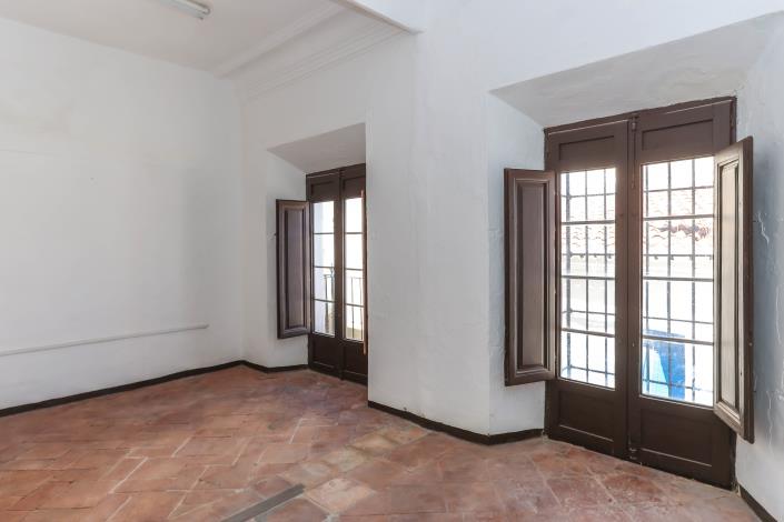 Image No.29-7 Bed Hotel for sale