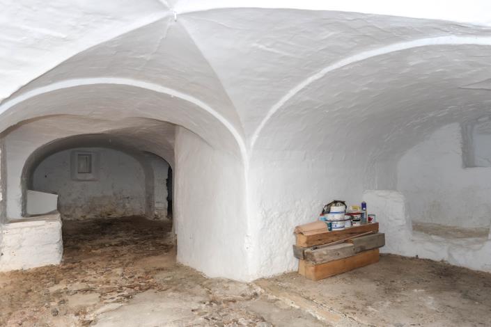 Image No.54-7 Bed Hotel for sale