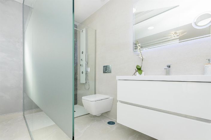 Image No.17-2 Bed Apartment for sale