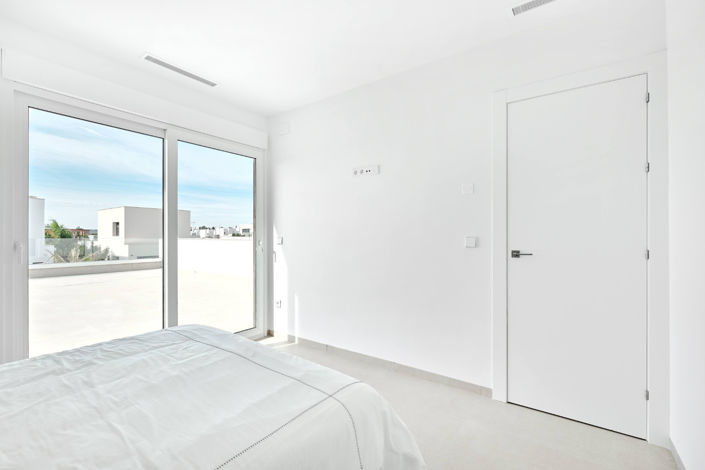 Image No.28-3 Bed Villa for sale