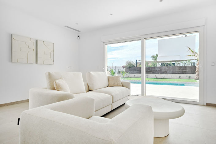 Image No.3-3 Bed Villa for sale