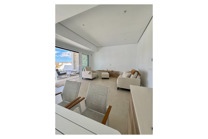 Image No.2-3 Bed Villa for sale