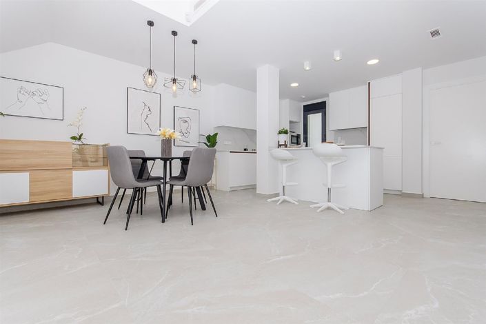 Image No.8-2 Bed Apartment for sale