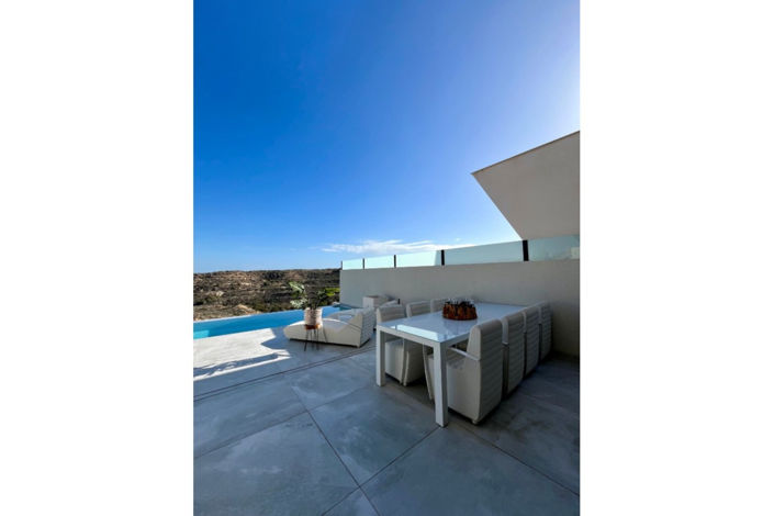 Image No.10-5 Bed Villa for sale