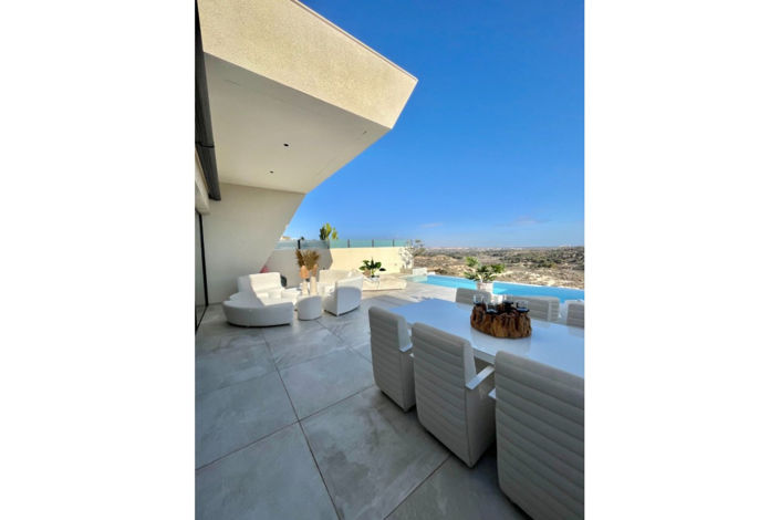 Image No.9-5 Bed Villa for sale