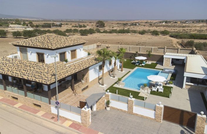 Image No.1-4 Bed Villa for sale