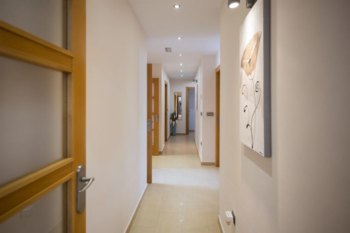 Image No.11-4 Bed Villa for sale