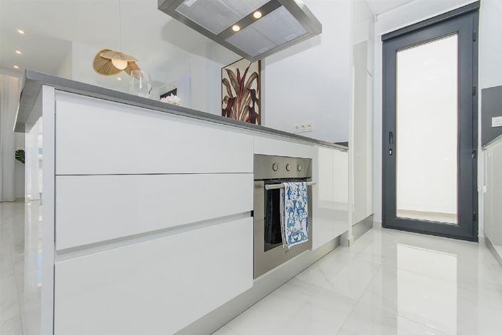 Image No.17-3 Bed Villa for sale