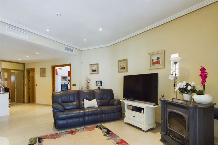 Image No.18-3 Bed Villa for sale