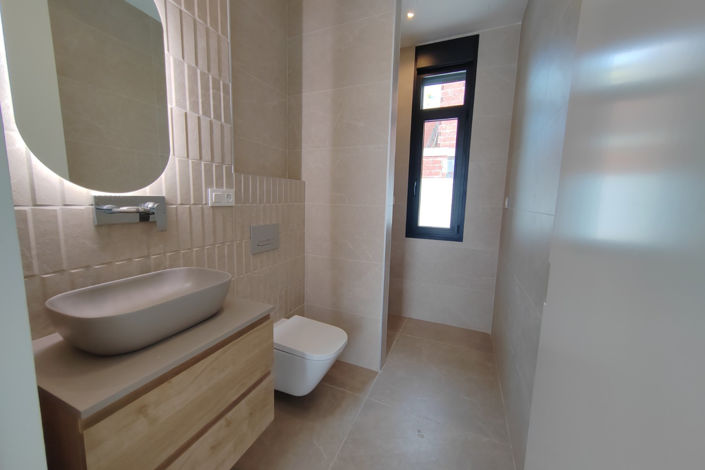 Image No.28-4 Bed Villa for sale