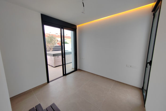 Image No.27-4 Bed Villa for sale