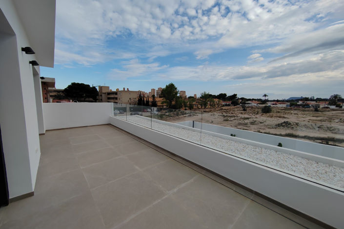 Image No.47-4 Bed Villa for sale