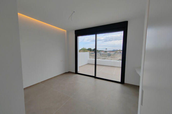 Image No.48-4 Bed Villa for sale