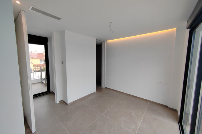 Image No.51-4 Bed Villa for sale