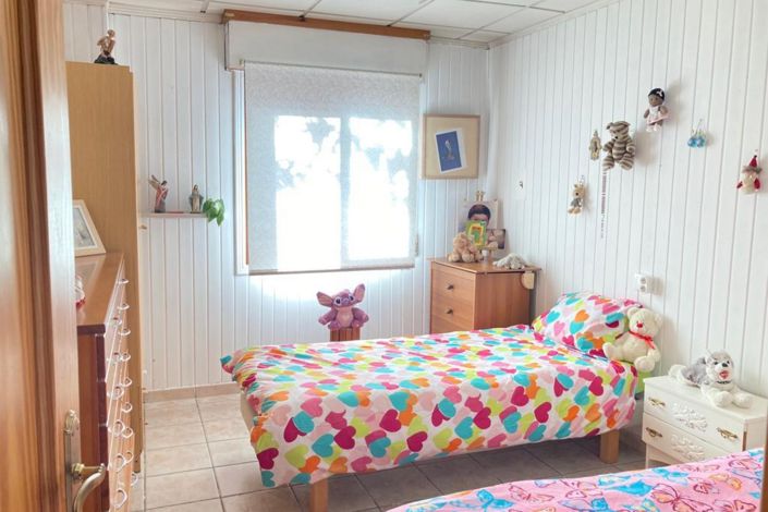 Image No.15-6 Bed Townhouse for sale