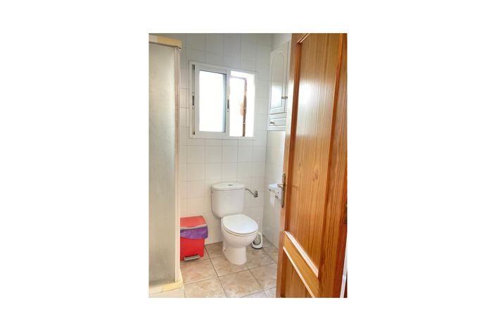 Image No.22-6 Bed Townhouse for sale