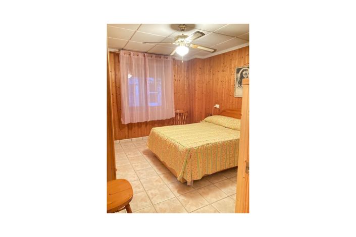 Image No.24-6 Bed Townhouse for sale