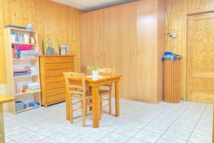 Image No.29-6 Bed Townhouse for sale