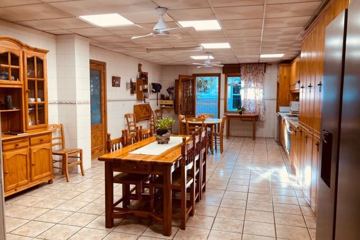 Image No.3-6 Bed Townhouse for sale