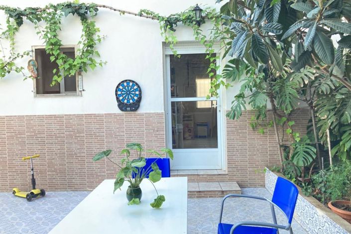 Image No.38-6 Bed Townhouse for sale